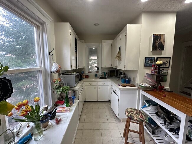 207 Boston Ave, Unit 1A in Medford, MA - Building Photo - Building Photo