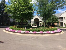 Carrington Place Senior Apartments in Farmington Hills, MI - Building Photo
