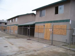 Oak Village in Visalia, CA - Building Photo - Building Photo