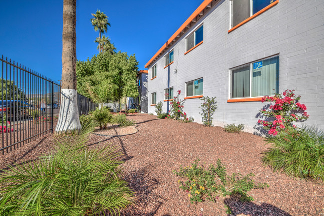 Pineview Meadows Apartments in Phoenix, AZ - Building Photo - Other