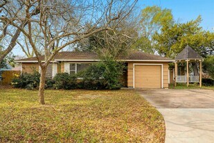 1759 S Park in Alvin, TX - Building Photo