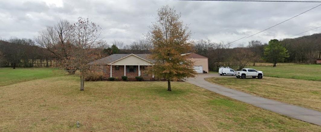 1595 Spring Creek Rd in Lebanon, TN - Building Photo