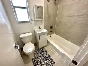 1602 Meridian Ave in Miami Beach, FL - Building Photo - Building Photo