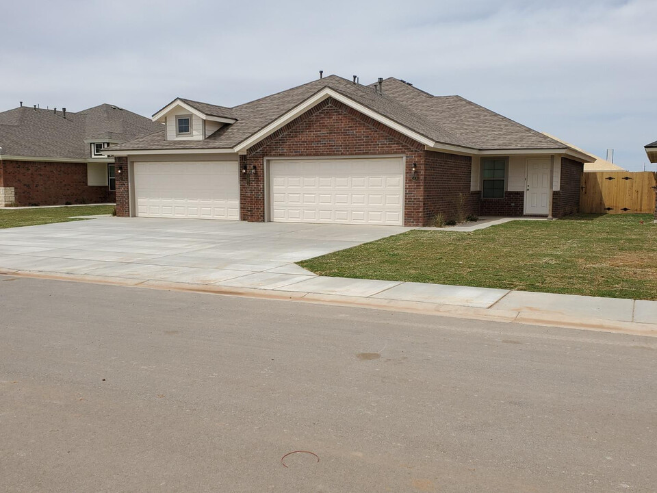 12004 Englewood Ave in Lubbock, TX - Building Photo