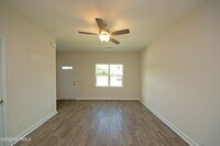 117 Jaydn Dr W photo'