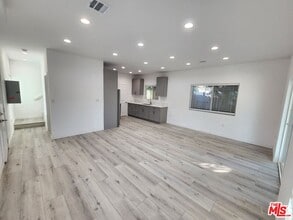 11618 Balboa Blvd in San Fernando, CA - Building Photo - Building Photo