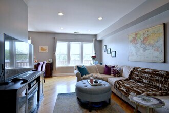 3249 W Cullom Ave in Chicago, IL - Building Photo - Building Photo