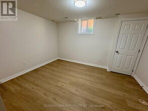 34 Coppard Ave in Markham, ON - Building Photo - Building Photo