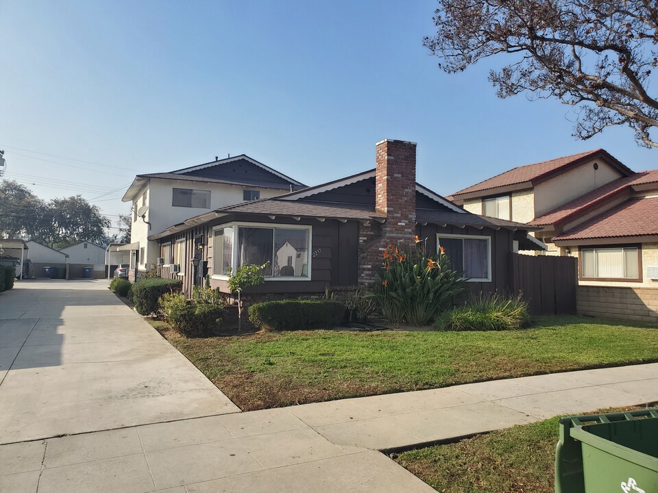 2237 Orange Grove Ave, Unit C in Alhambra, CA - Foto de edificio