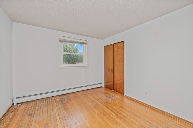 75 Old Meadow Dr in Rochester, NY - Foto de edificio - Building Photo