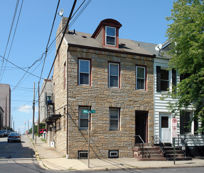 437 W Walnut St in Allentown, PA - Building Photo - Building Photo