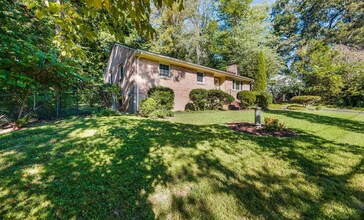 1927 Indian Hill Rd in Lynchburg, VA - Building Photo - Building Photo