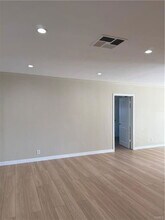 5917 Hesperia Ave in Los Angeles, CA - Building Photo - Building Photo