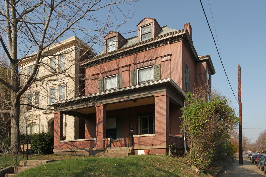 1600 S 3rd St in Louisville, KY - Foto de edificio