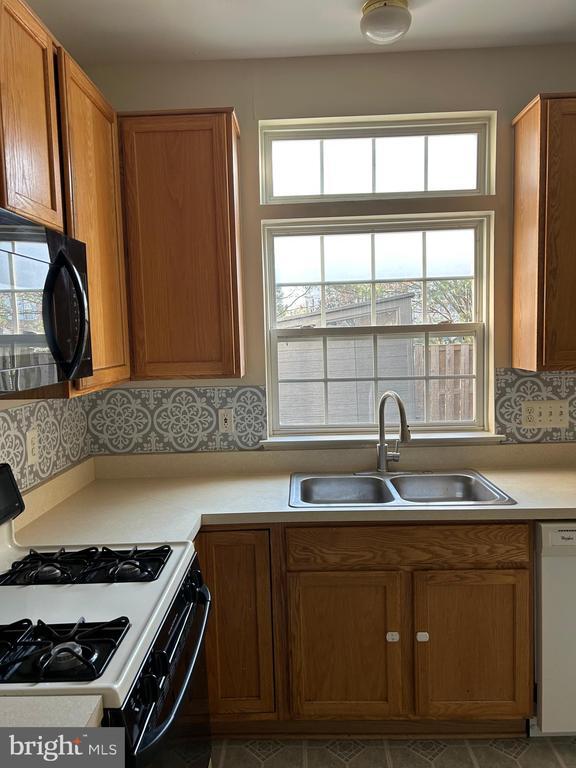 property at 21076 Bitterroot Terrace