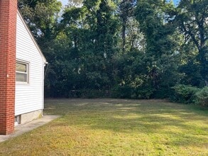 289 Jefferson Dr in Mastic Beach, NY - Building Photo - Building Photo