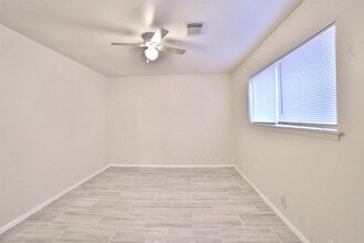 10723 Shawnbrook Dr in Houston, TX - Building Photo - Building Photo