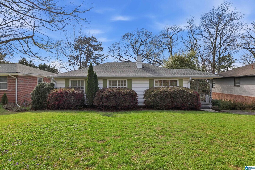 5956 Crestwood Cir in Birmingham, AL - Building Photo