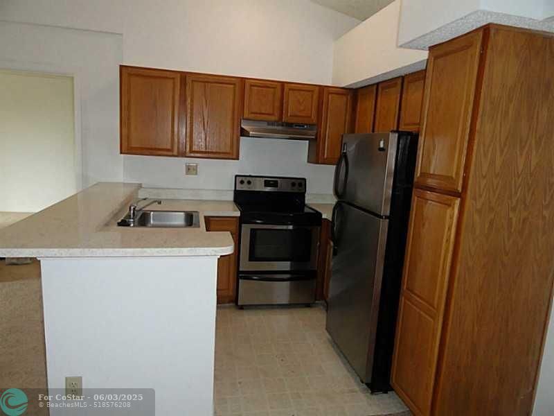 751 Lyons Rd in Coconut Creek, FL - Building Photo