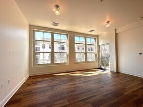 55 Mallory Ave in Jersey City, NJ - Building Photo - Building Photo