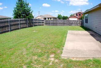 1415 Aztec Tr in Krum, TX - Building Photo - Building Photo