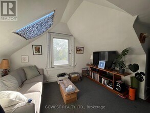 312-312 Quebec Ave in Toronto, ON - Building Photo - Building Photo