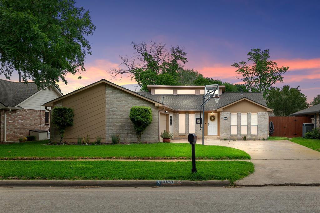 1023 Hidden Canyon Rd in Katy, TX - Building Photo