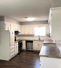 2613 SW 93rd St in Oklahoma City, OK - Building Photo - Building Photo