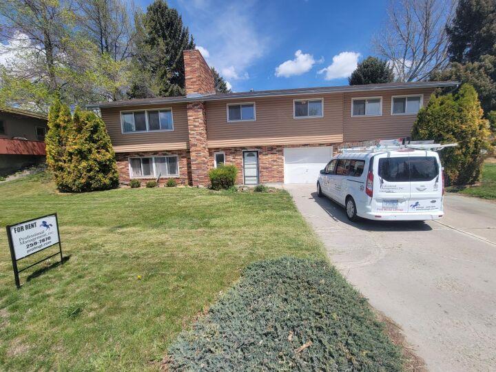 413 W 11th St in Laurel, MT - Building Photo
