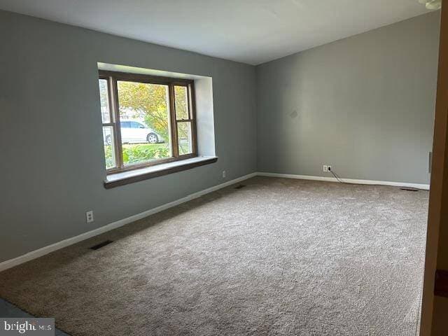 8 Buckingham Dr in Mount Holly, NJ - Building Photo - Building Photo