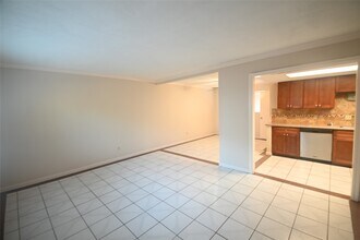 8340 La Roche Ln in Houston, TX - Building Photo - Building Photo