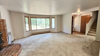 13898 Chinook Cir NW in Bremerton, WA - Building Photo - Building Photo