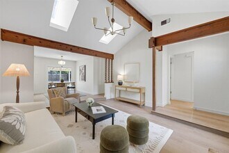 1114 Stoneoak Ln in Austin, TX - Building Photo - Building Photo