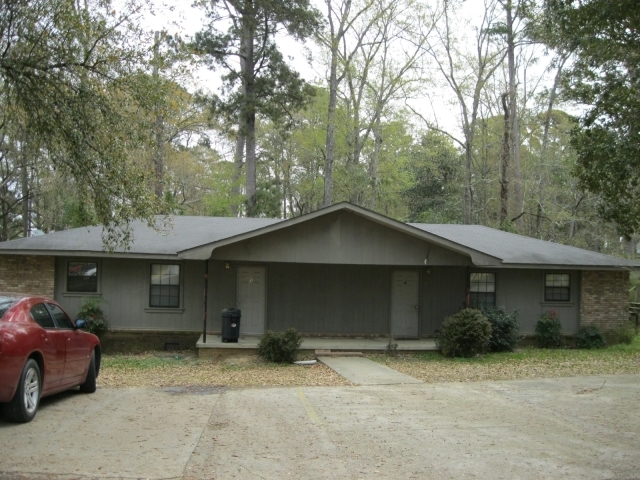 566-576 Halbert Heights Rd in Brookhaven, MS - Foto de edificio