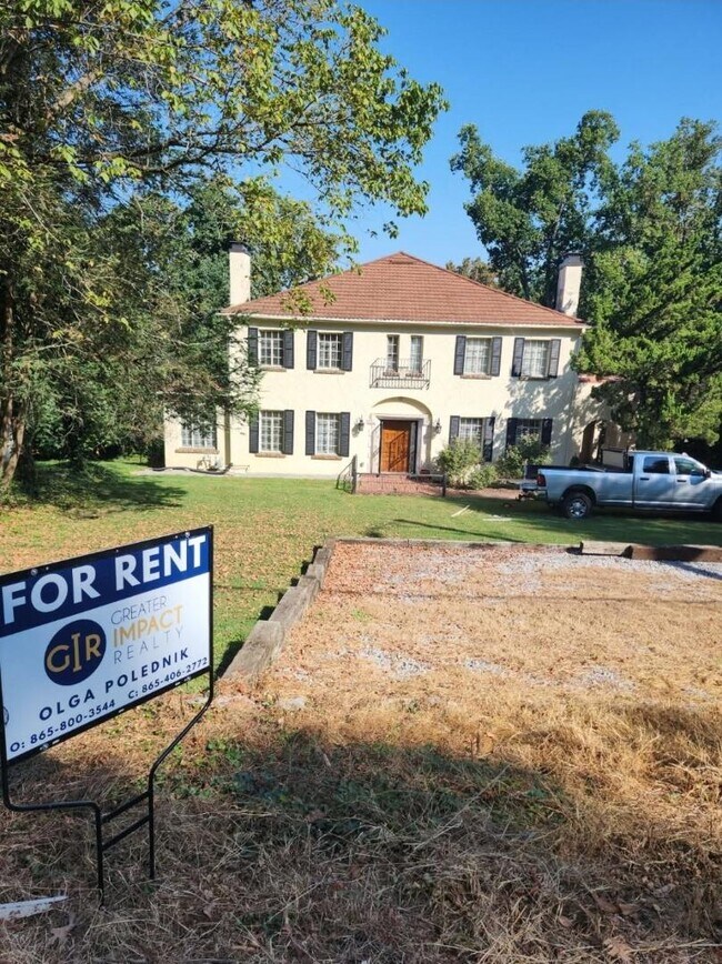 property at 4039 Kingston Pike