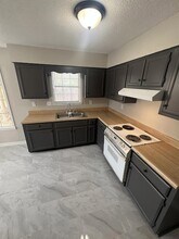 6950 Hillshire Dr in Memphis, TN - Building Photo - Building Photo