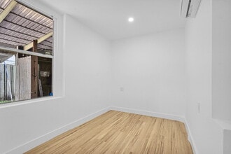 2419 Coolidge St in Hollywood, FL - Foto de edificio - Building Photo