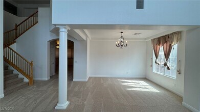 10066 Golden Bluff Ave in Las Vegas, NV - Building Photo - Building Photo