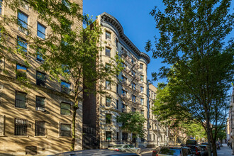 Stonehenge 107 in New York, NY - Building Photo - Primary Photo