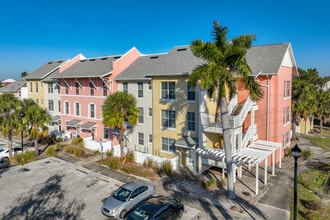 Bradenton Village in Bradenton, FL - Building Photo - Building Photo