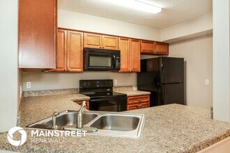 9845 Paddlewheel Dr W in Jacksonville, FL - Foto de edificio - Building Photo