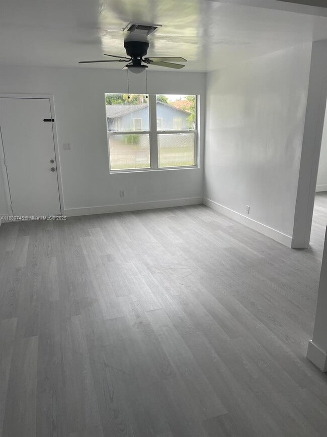 property at 814 N 24th Ave