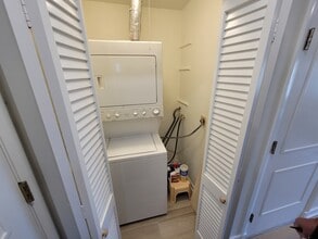 5707 N Central Ave, Unit 2nd floor in Chicago, IL - Building Photo - Building Photo