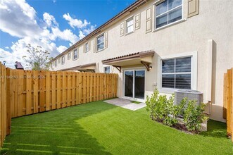 2747 SE 26th Rd in Homestead, FL - Building Photo - Building Photo