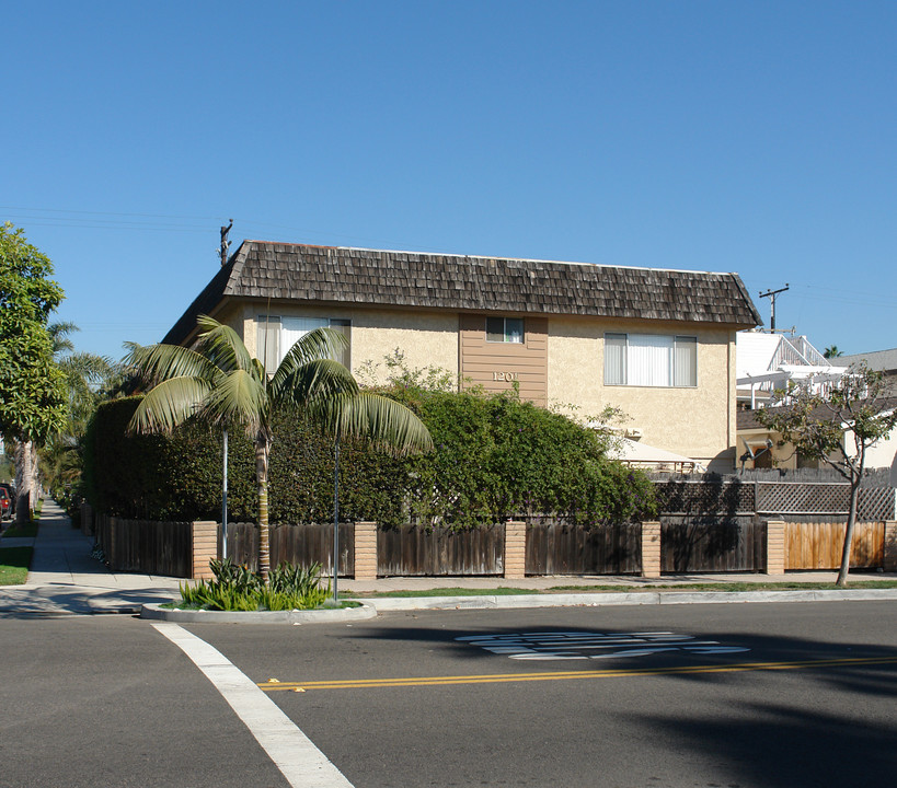 1201 Ocean Ave in Seal Beach, CA - Building Photo