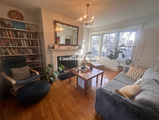 40 Hawthorn St in Cambridge, MA - Building Photo - Building Photo