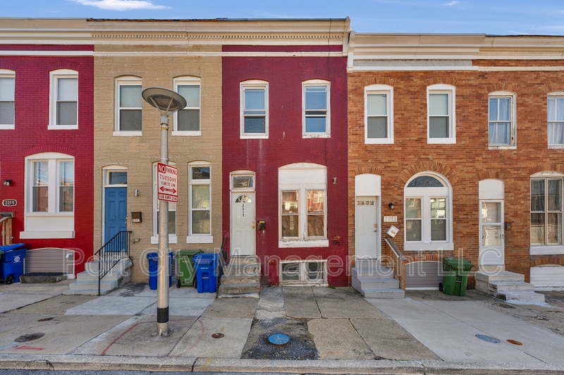 2215 Orem Ave in Baltimore, MD - Building Photo