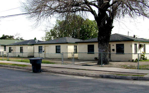 147 W 13th St in San Bernardino, CA - Foto de edificio - Building Photo