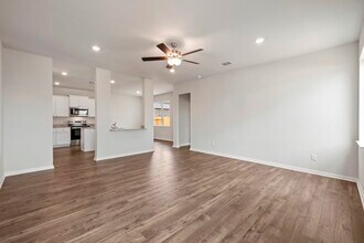 7610 Thrips Ln in Richmond, TX - Building Photo - Building Photo