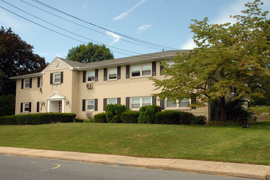 3004 Elm St in Harrisburg, PA - Foto de edificio